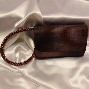 3/$20 CLOSET CLOSING BROWN CLUTCH WRISTLET BAG
